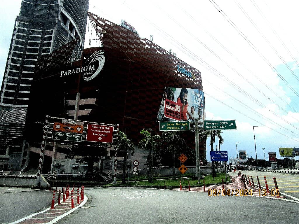 Festive Events & Themed Attractions