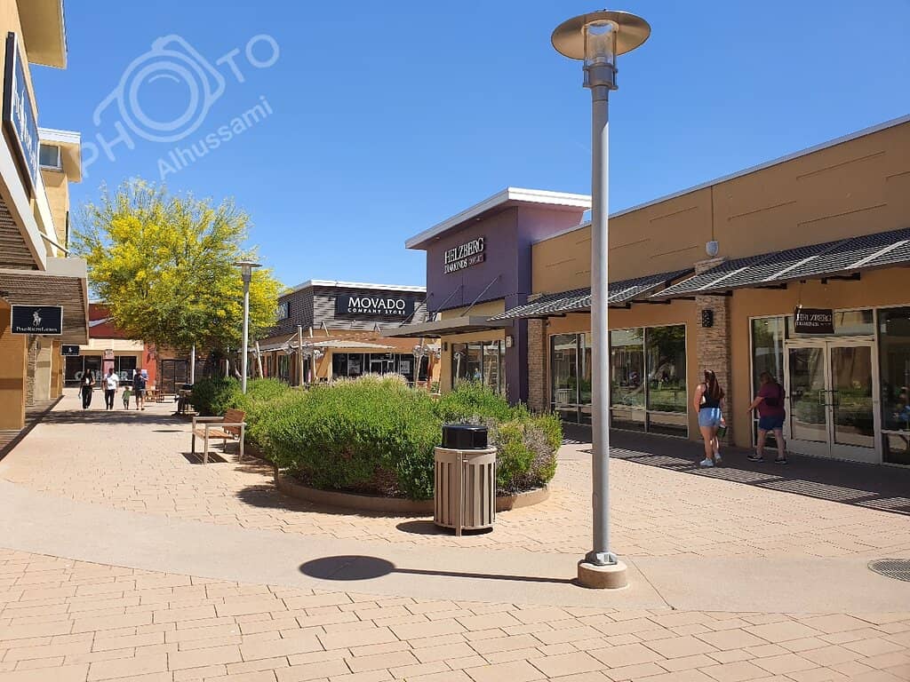 Shaded Shopping & Water Features
