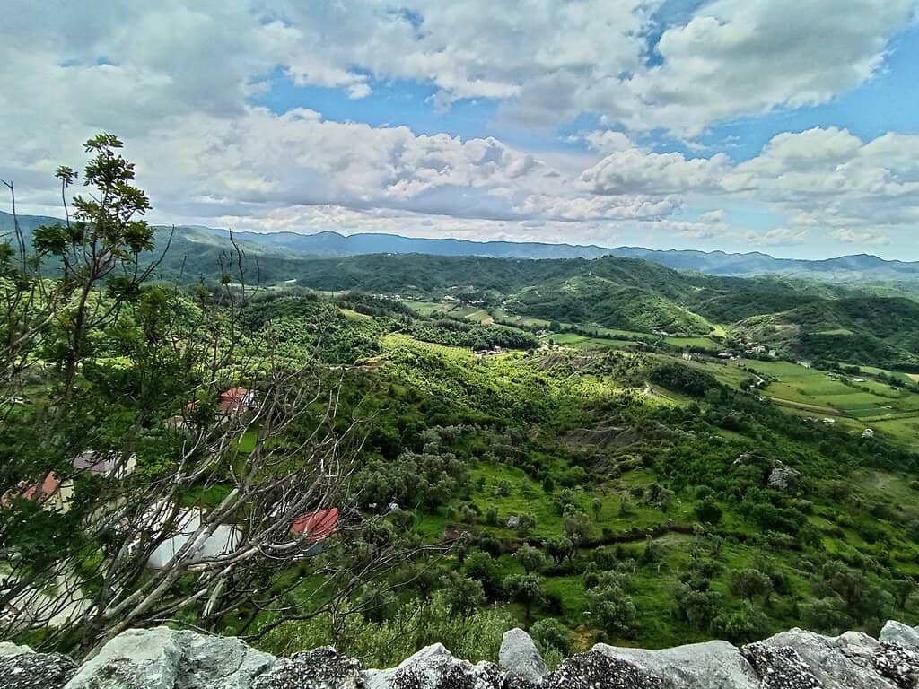 Panoramic Valley Views