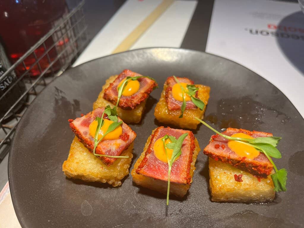 Modern & Cozy Ambiance