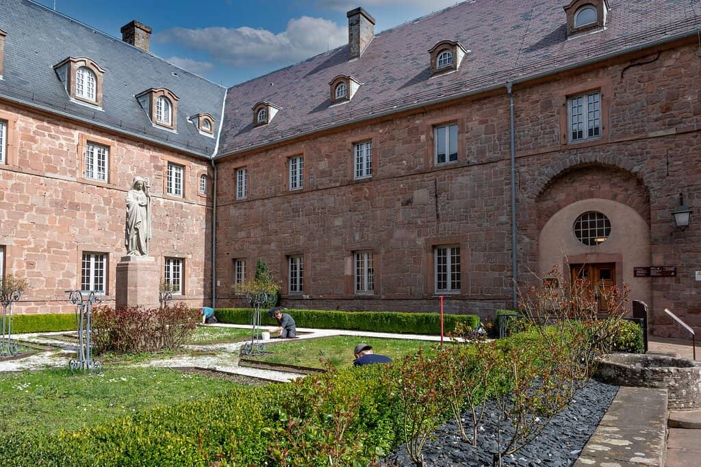 Panoramic Valley Views