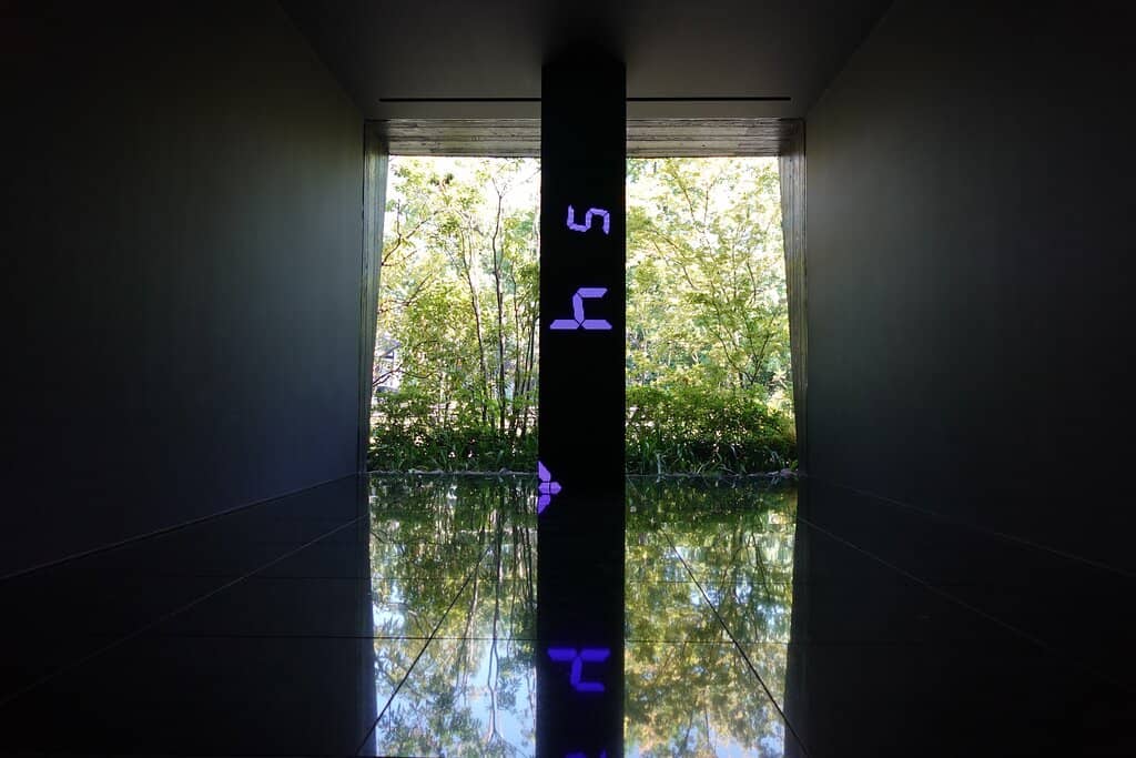 Panoramic Mountain Views