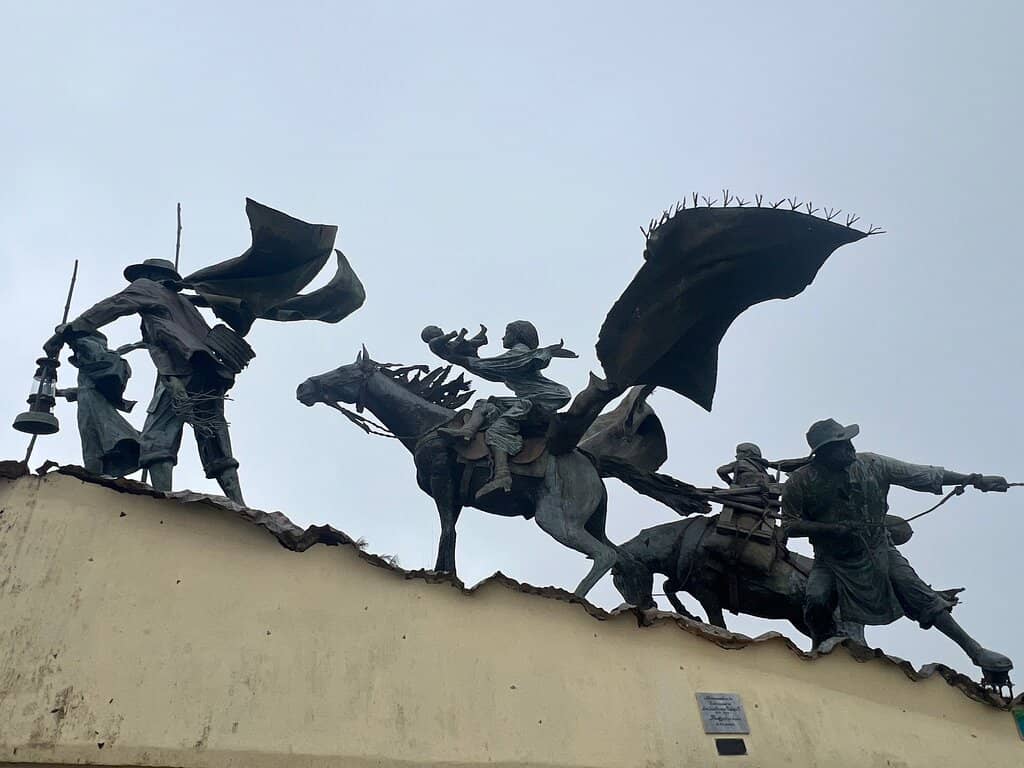 Tribute to Colonizers