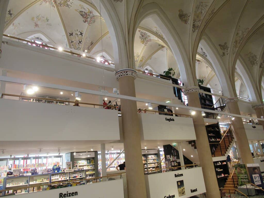 Extensive English Book Section