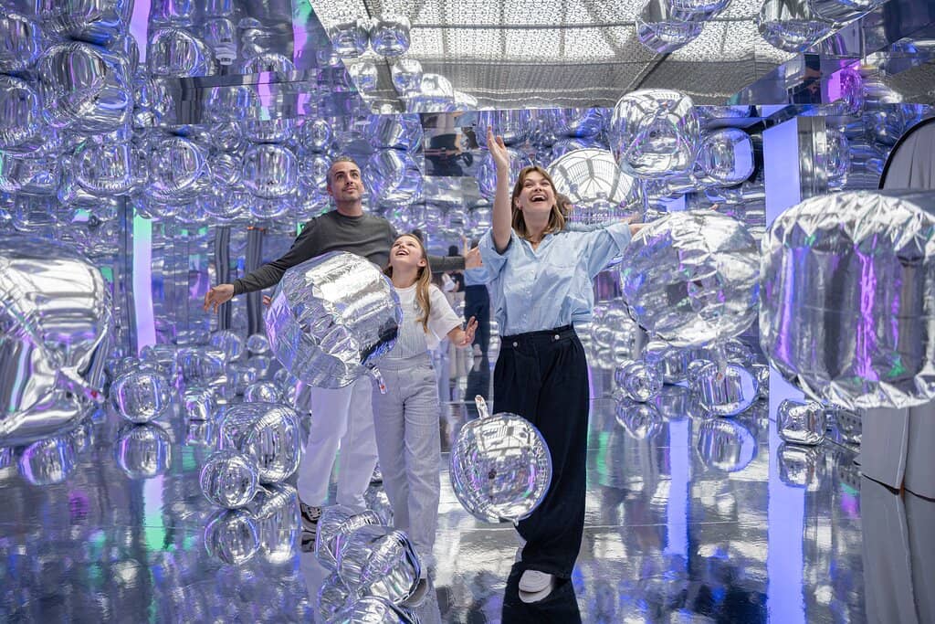 Mirror Maze & Illusions