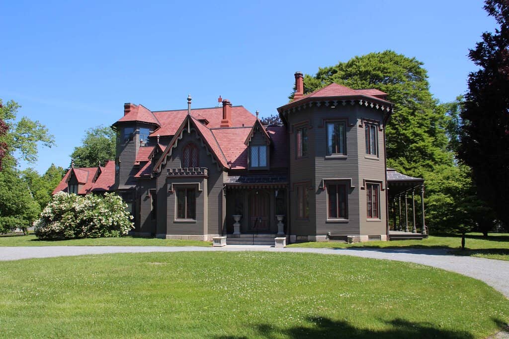 Period Furnishings & Artifacts