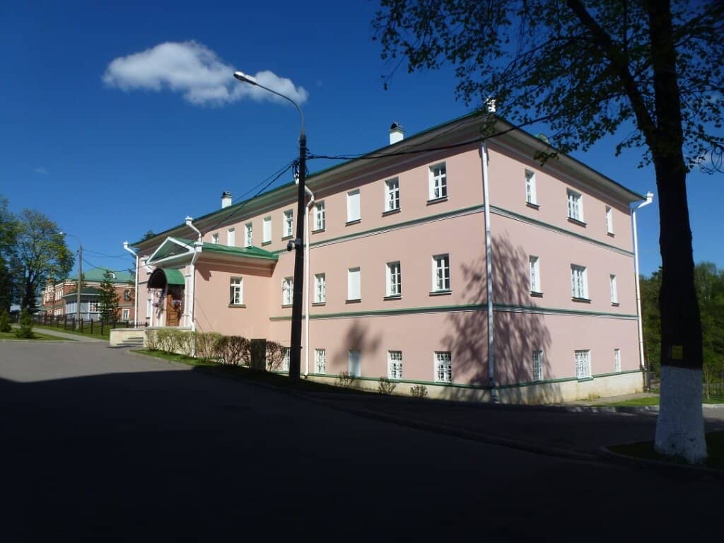Tranquil Gardens and Flowerbeds