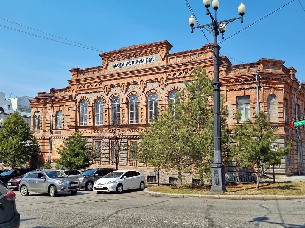 Artillery & Combat Vehicles