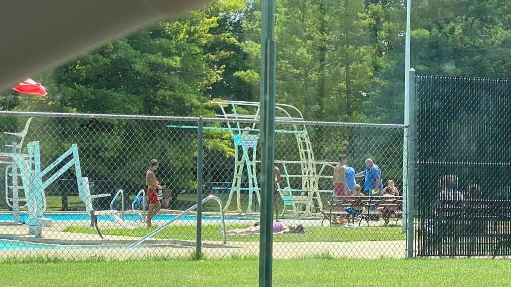 Tranquil Pond & Wildlife