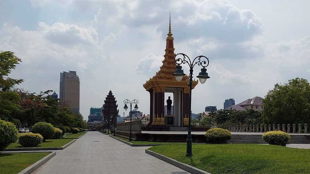 The Grand Statue