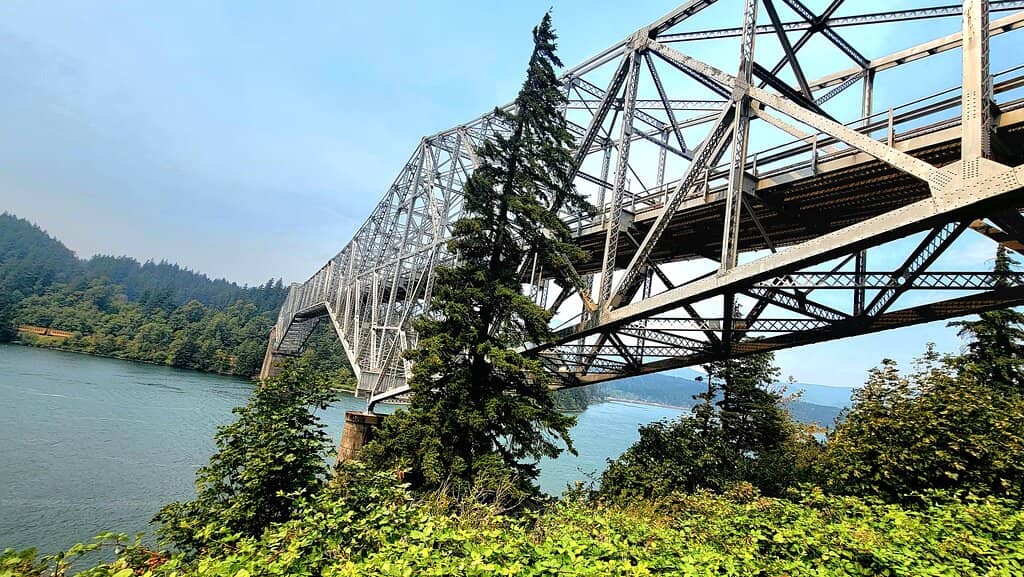 Bridge Side Restaurant