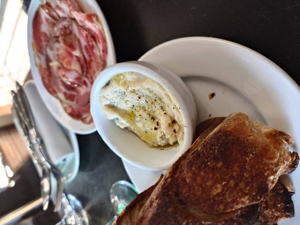 Cozy Ambiance & Produce-Driven Menu
