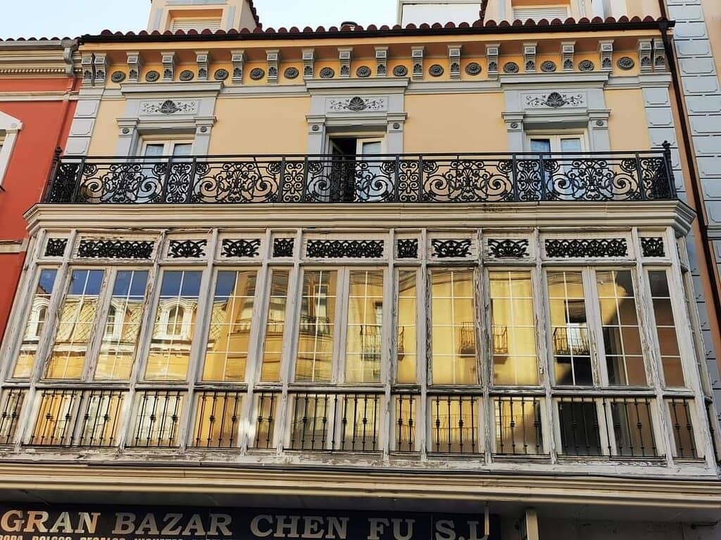 Artistic 'P' Installations