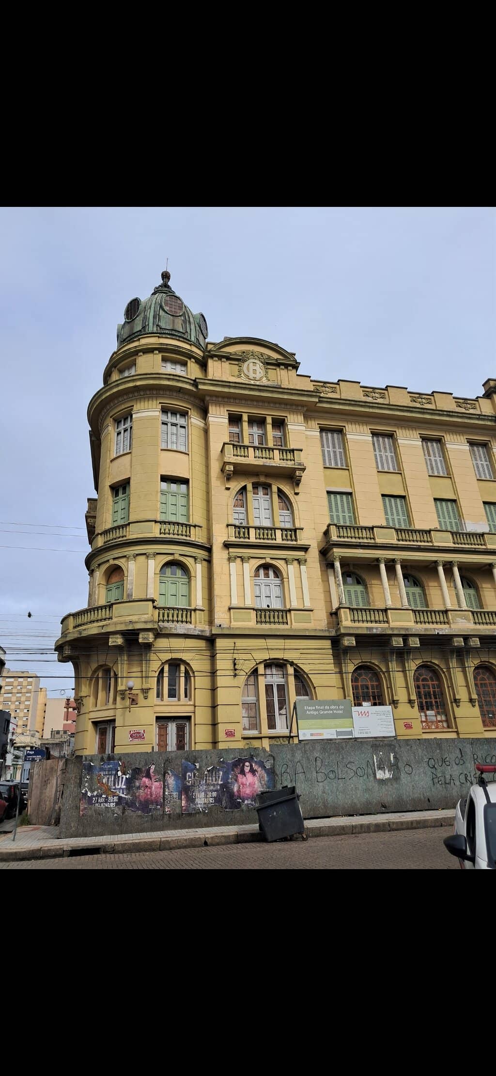 Elaborate Central Fountain