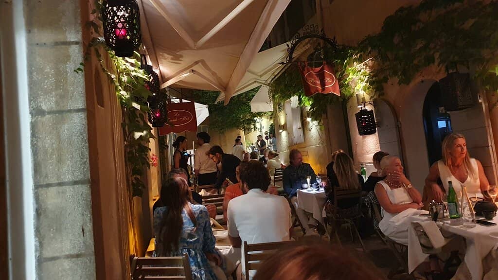 Elegant and Intimate Atmosphere