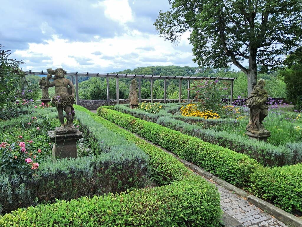 Seasonal Sculptures