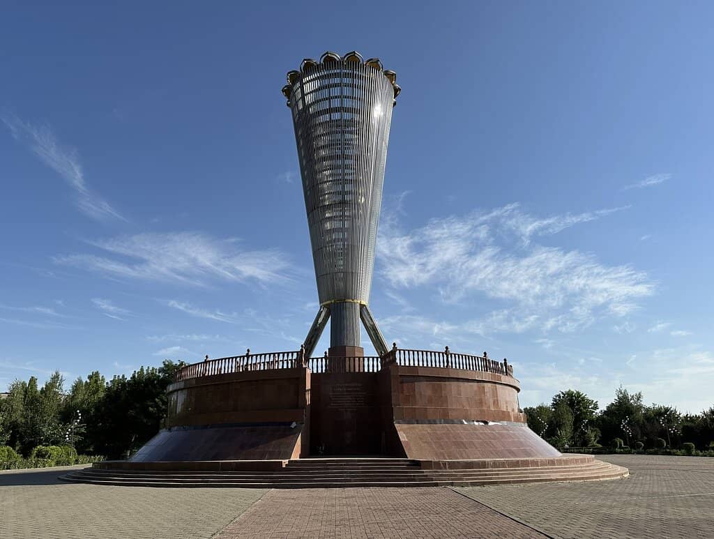 Altyn Shanyraq Monument