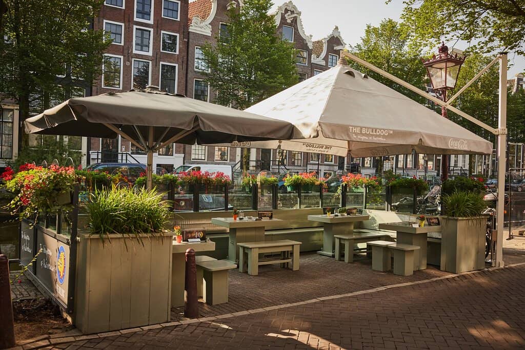 Canal-side Ambiance