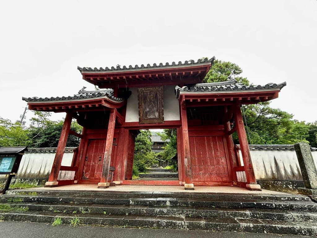 Peaceful Temple Grounds