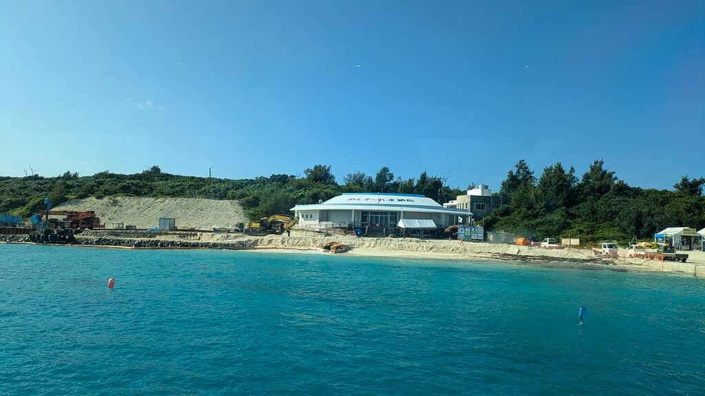 Glass-Bottom Boat Rides