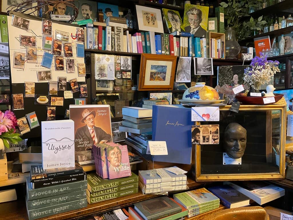Secondhand Books & Crafts