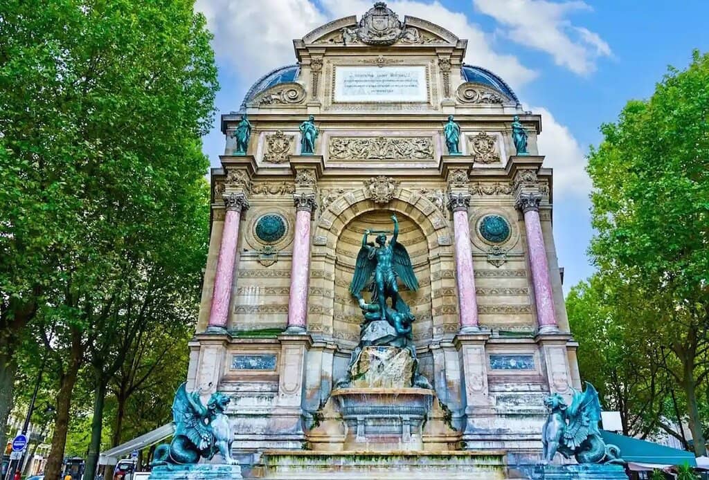 A Parisian Meeting Point