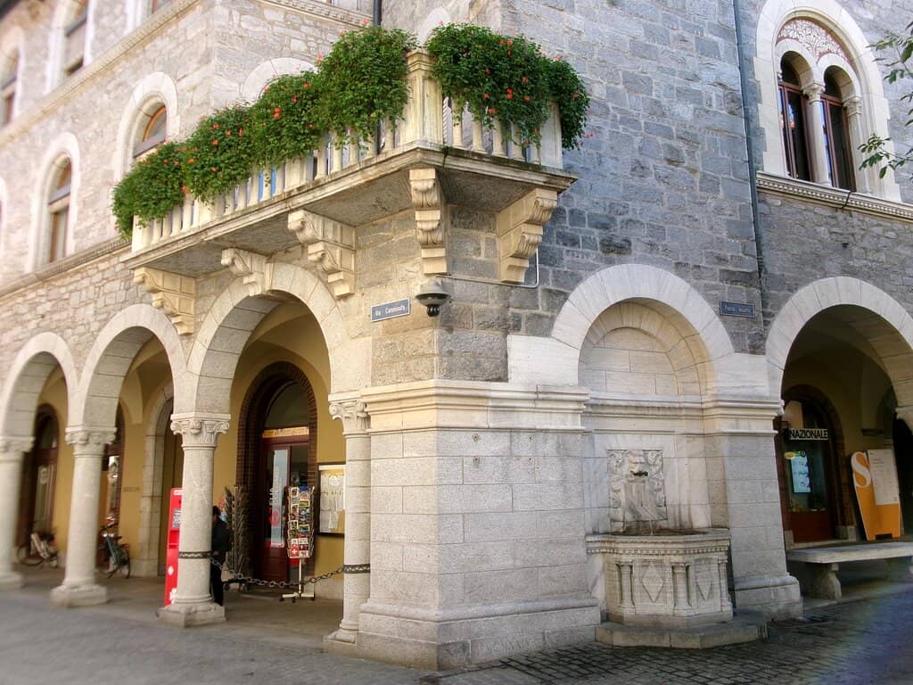 Facade and Terraces
