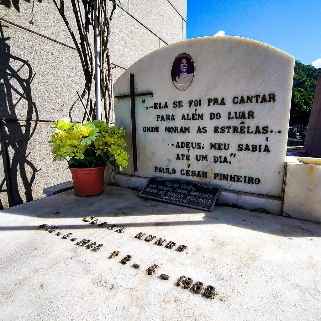 Artistic Mausoleums and Statues