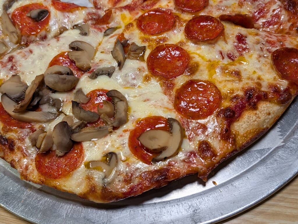 Old-School Pizzeria Ambiance