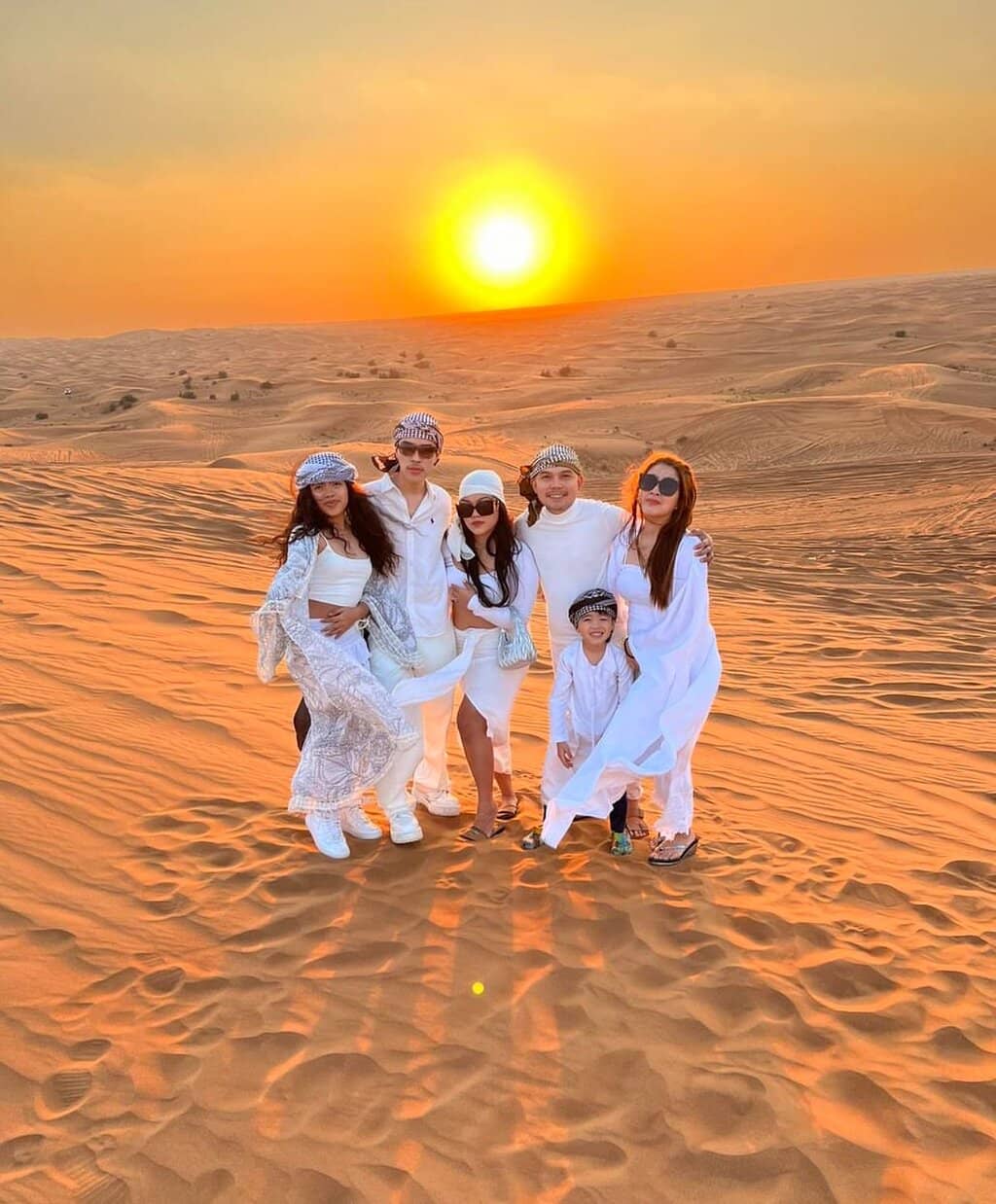 Live Entertainment & BBQ Dinner