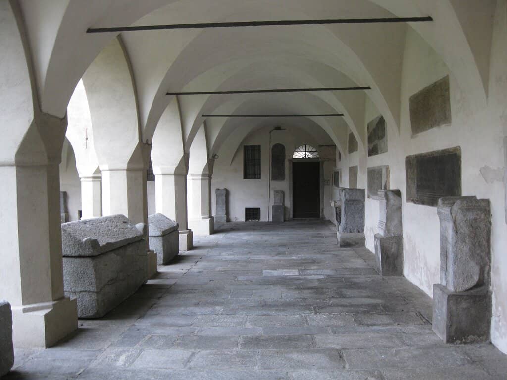 Canonica's Architecture