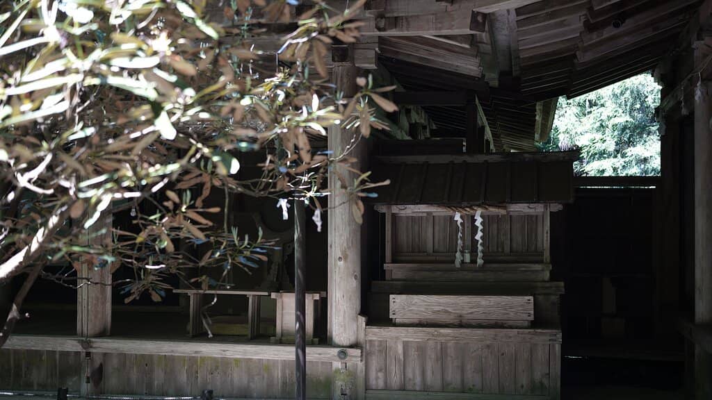 Peaceful Shrine Atmosphere