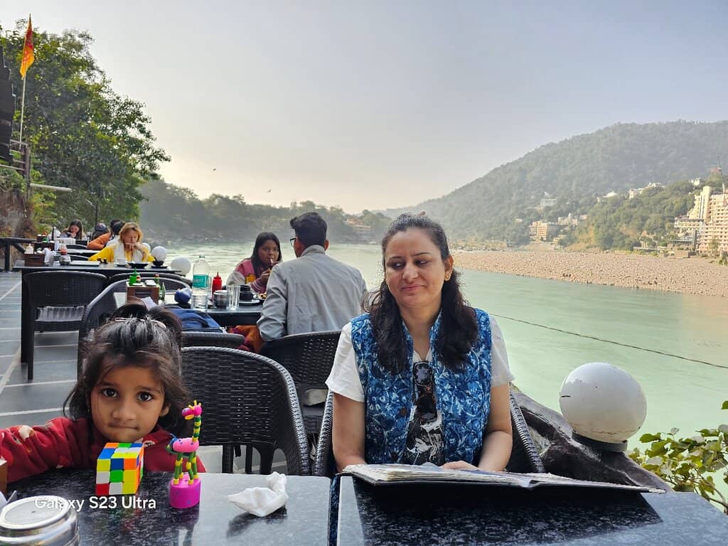 Laid-back Goan Cafe Vibe