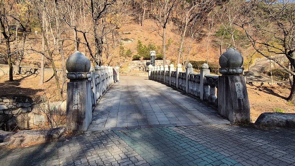 Frozen Stream Serenity