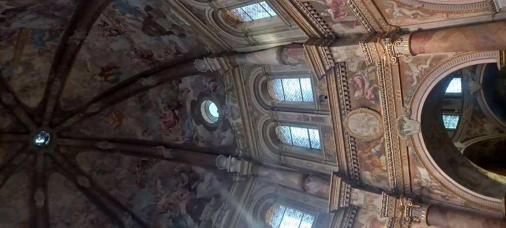 Majestic and Unique Atmosphere