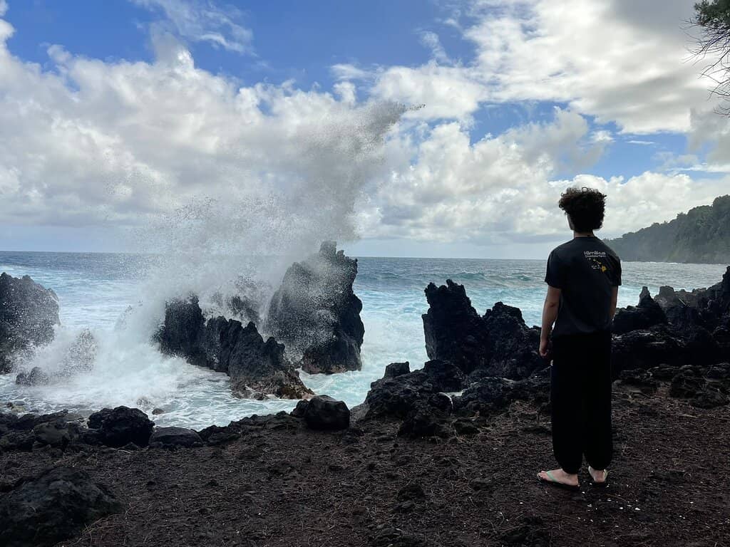 Crashing Waves Spectacle