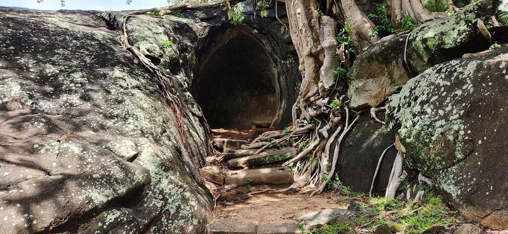 The Vatadage Structure