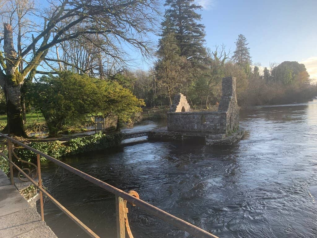 River Cong Walk