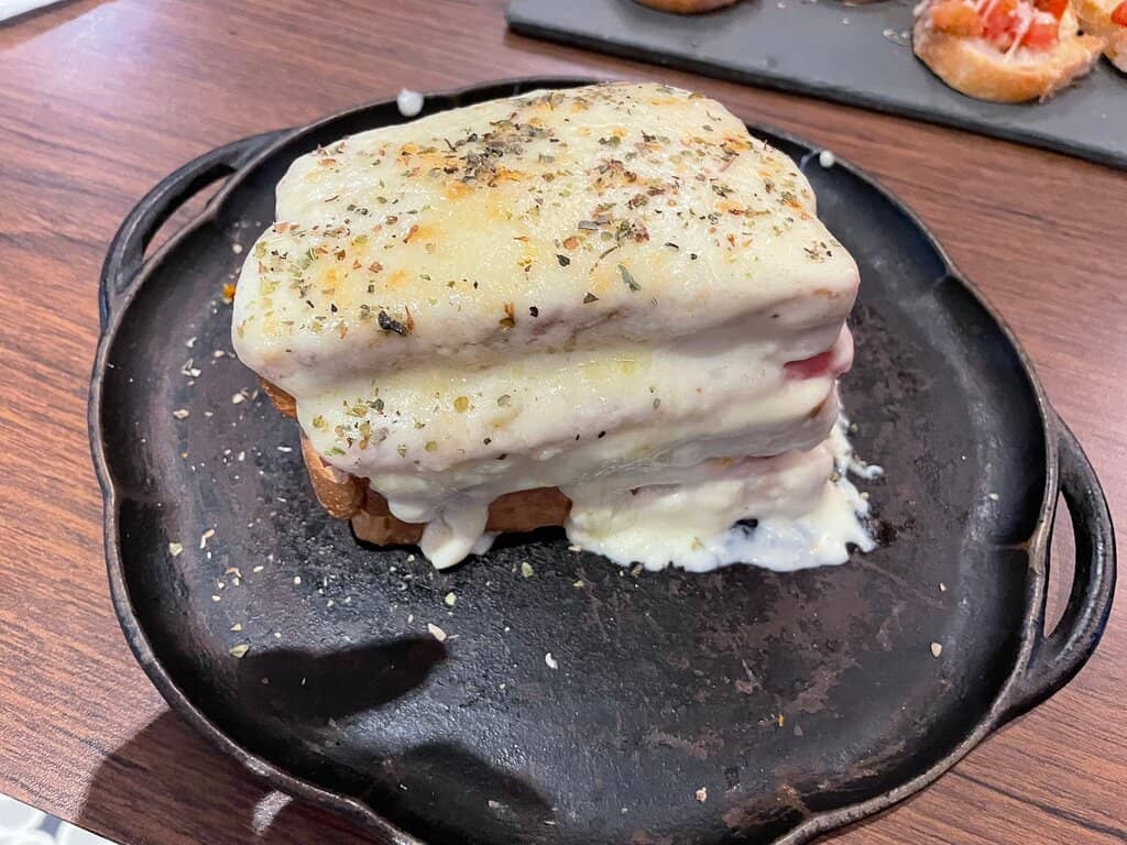 Cozy Atmosphere & Great Staff