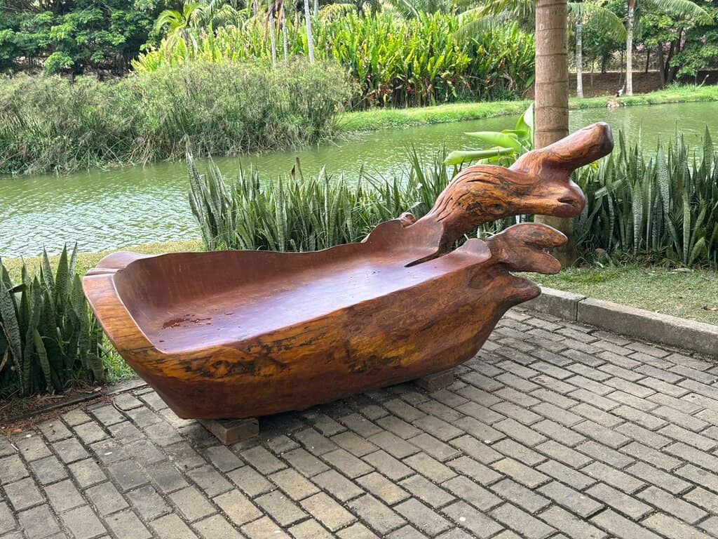 Vibrant Artistic Performances