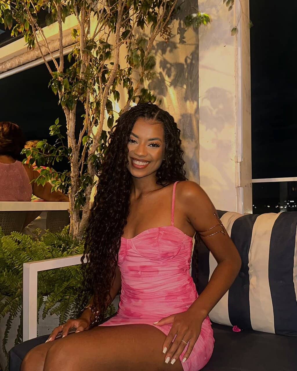 Live Music & Sunset Ambiance