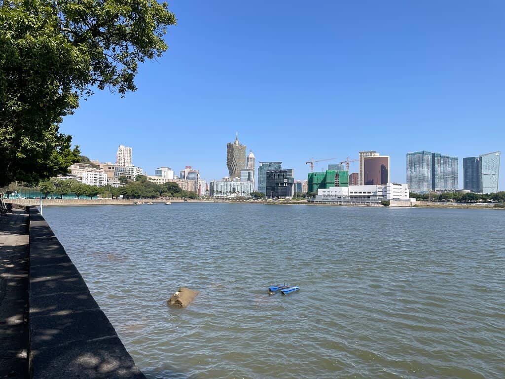 Avenida da República Promenade