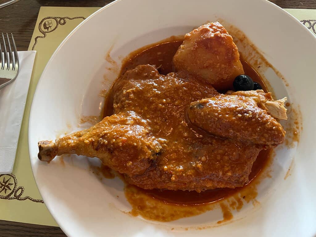 Charming Lakeside Ambiance