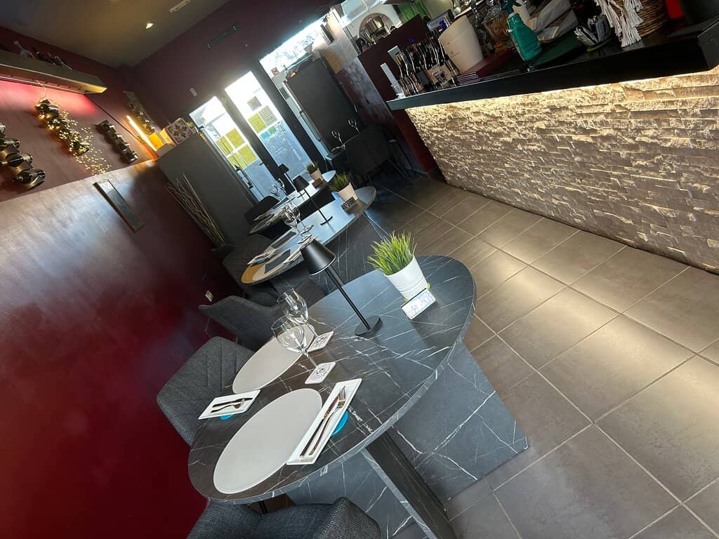 Intimate & Welcoming Atmosphere