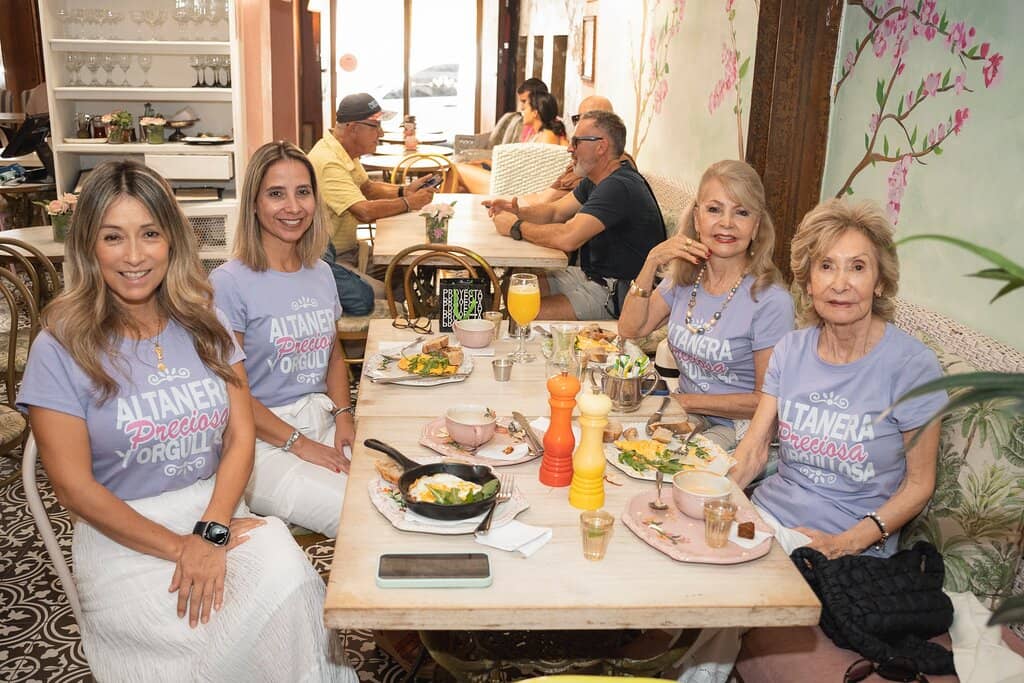 Chic Ambiance & Desserts