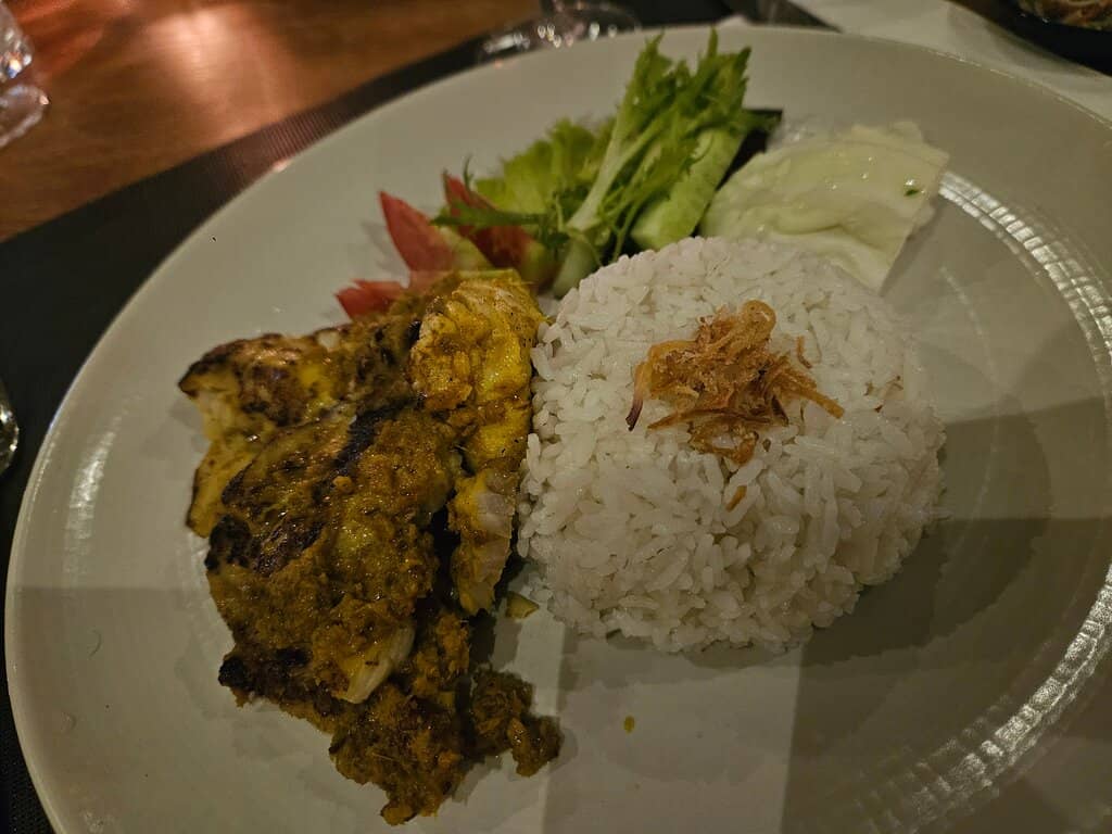 Live Music & Vibrant Ambiance