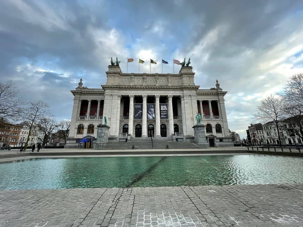 Contemporary Art Juxtaposition