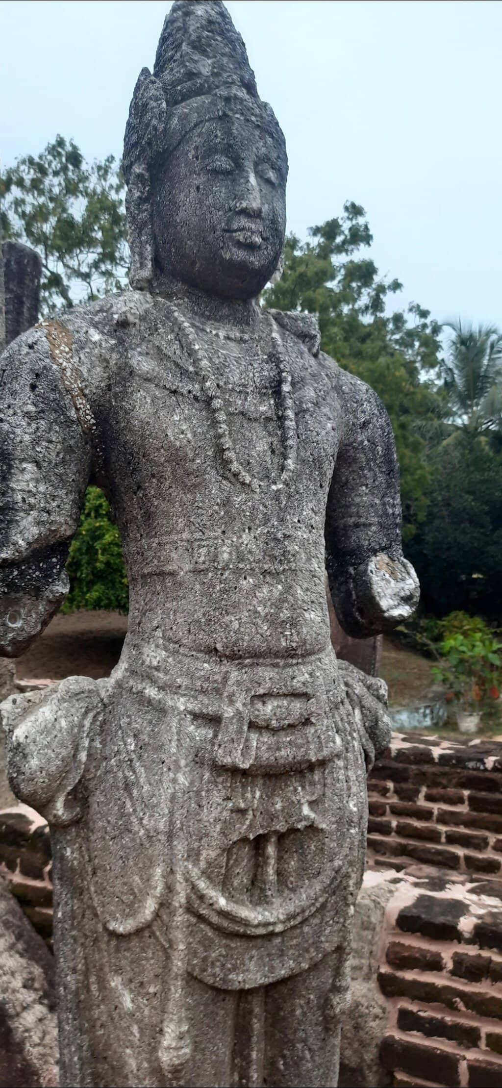 Viharamahadevi Legend Site