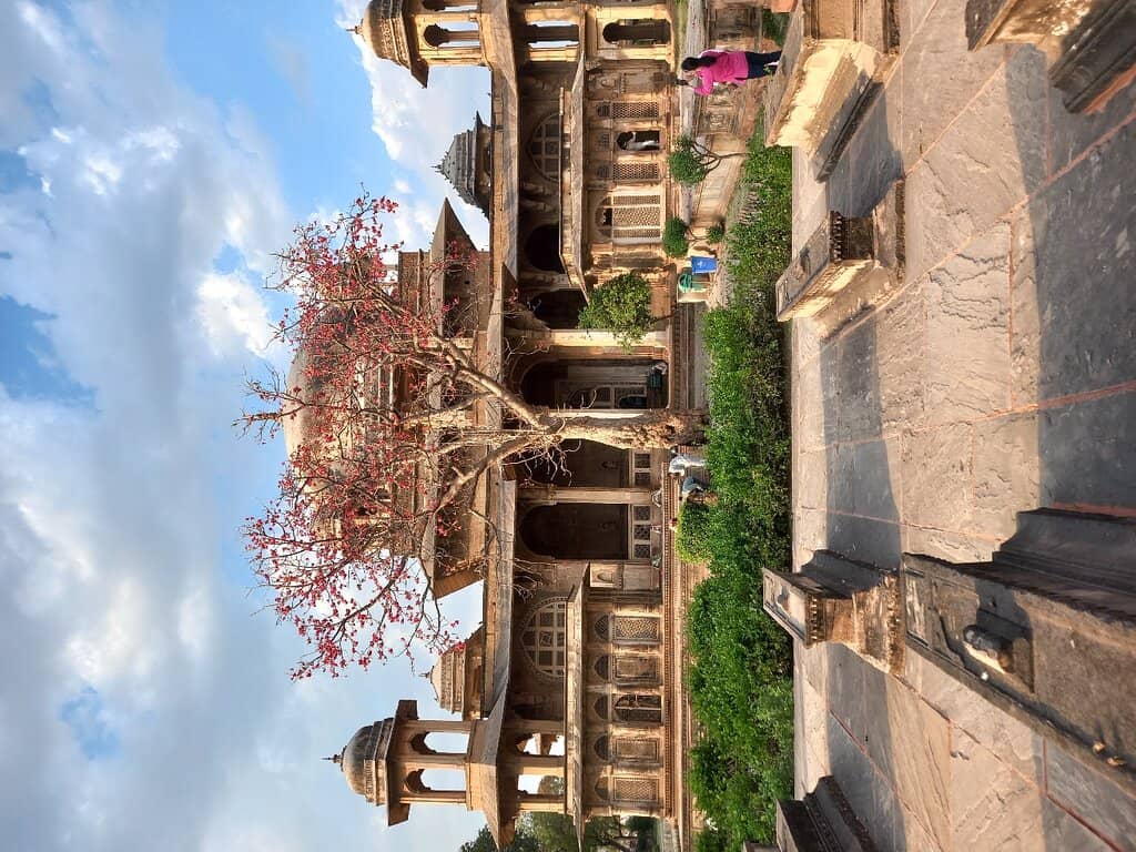 Proximity to Tansen Tomb