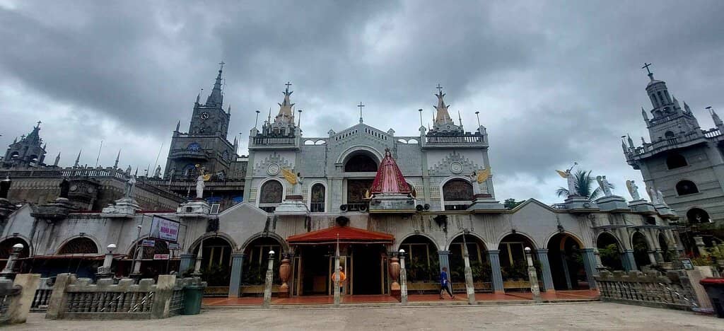 Walls of Testimonies